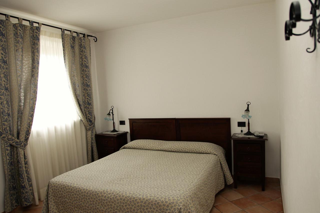 Hotel Il Ghiro โอวินโดลี ภายนอก รูปภาพ